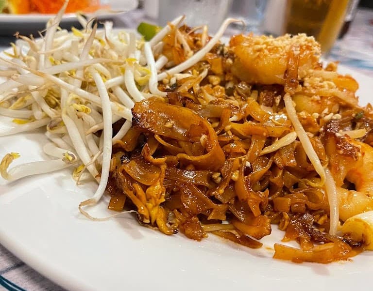 Red Thai & Sushi Restaurant